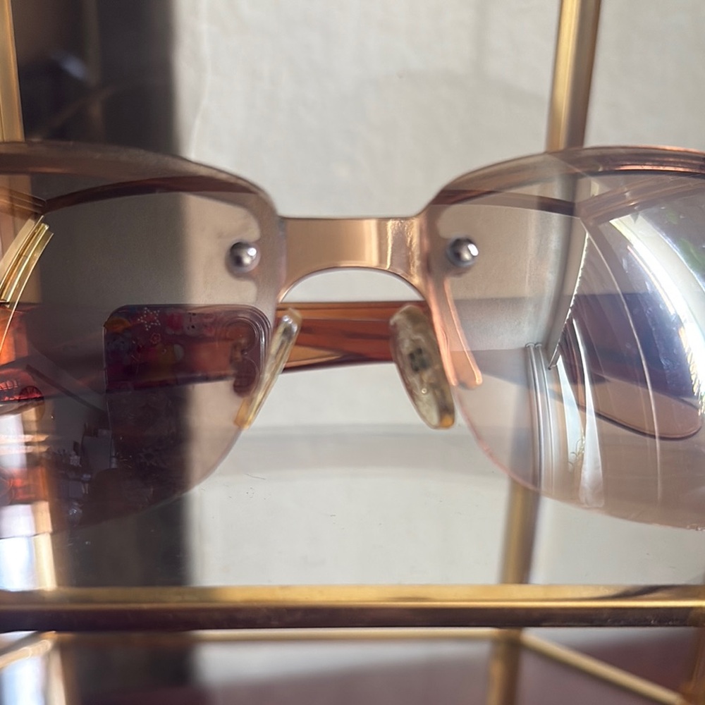 Liz Claiborne Gold Sunglasses - Picture 2 of 14